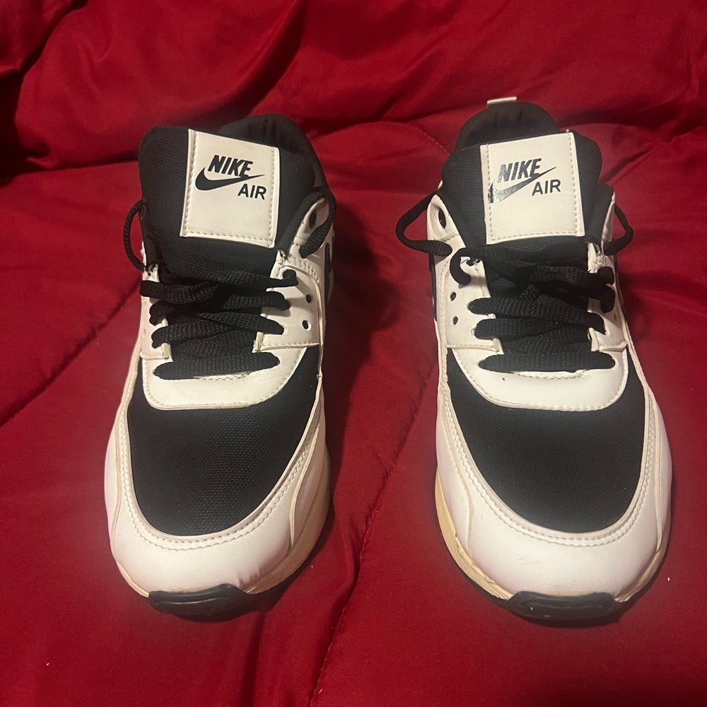 Nike Air Max 90 Coconut Milk DQ8974-100 Classic Black and White Sneakers